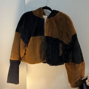 ❤️‍🔥BOGO FREE Altar’d State Faux Fur Euro Winter Chic Black Brown crop jacket